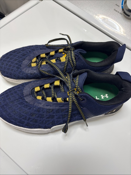 Under Armour Other - Under Armour Notre Dame Fighting Irish TriBase Reign 5 sneakers  M9 and W 10 1/2